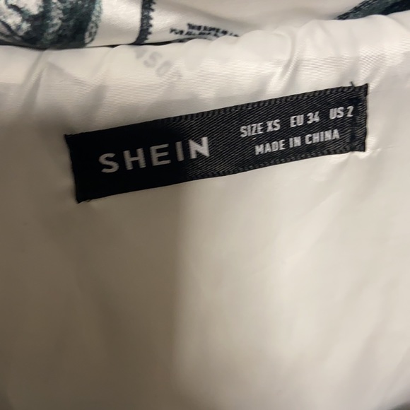 Puffer Crop Coat - Picture 2 of 3